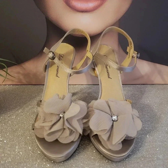 Lulu Townsend Bellow Taupe Satin Heels - Picture 3 of 7